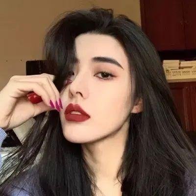 色肉毒蝎女
